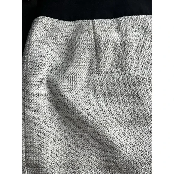 Banana Republic Pencil Skirt Black Trim Size 4 Lined 22" Back Slit - Picture 7 of 9